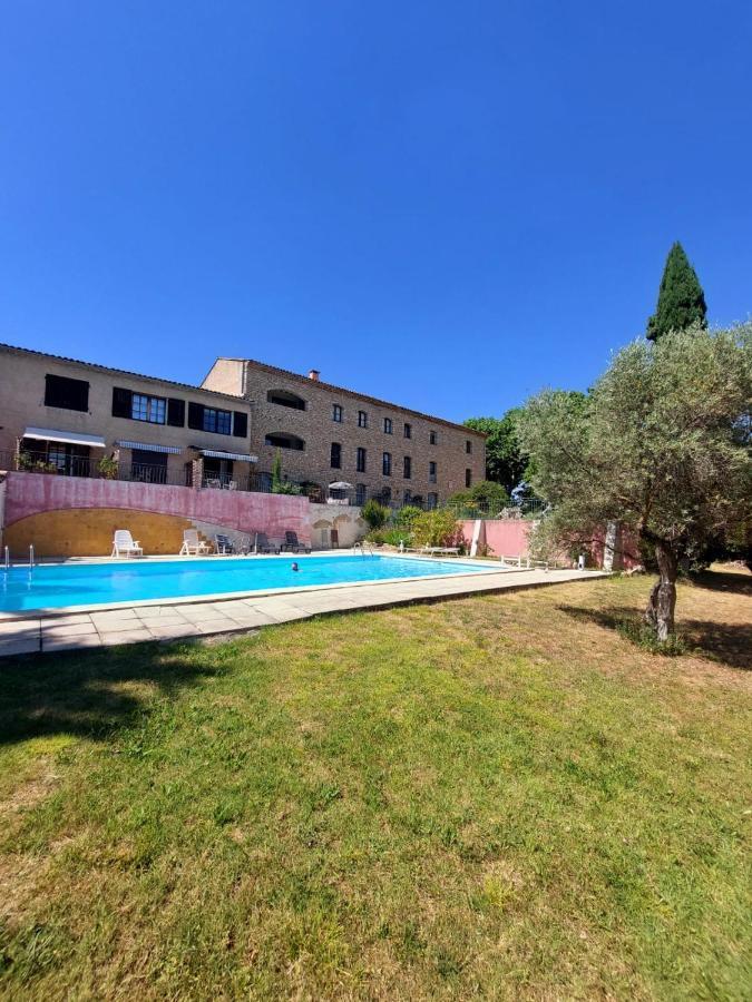 Logement D'Exception Pres Du Colorado Provencal Dans Une Residence Au Calme Avec Piscine Offrant Une Vue Imprenable Sur Le Luberon Depuis Sa Terrasse Viens Exterior foto