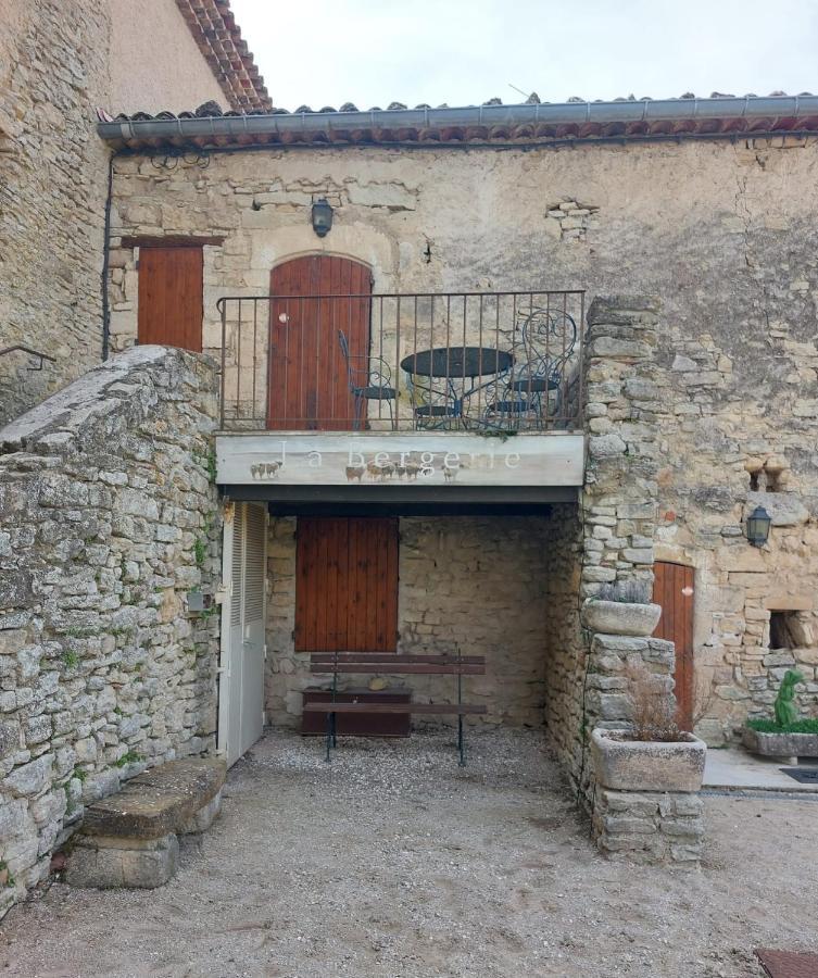 Logement D'Exception Pres Du Colorado Provencal Dans Une Residence Au Calme Avec Piscine Offrant Une Vue Imprenable Sur Le Luberon Depuis Sa Terrasse Viens Exterior foto